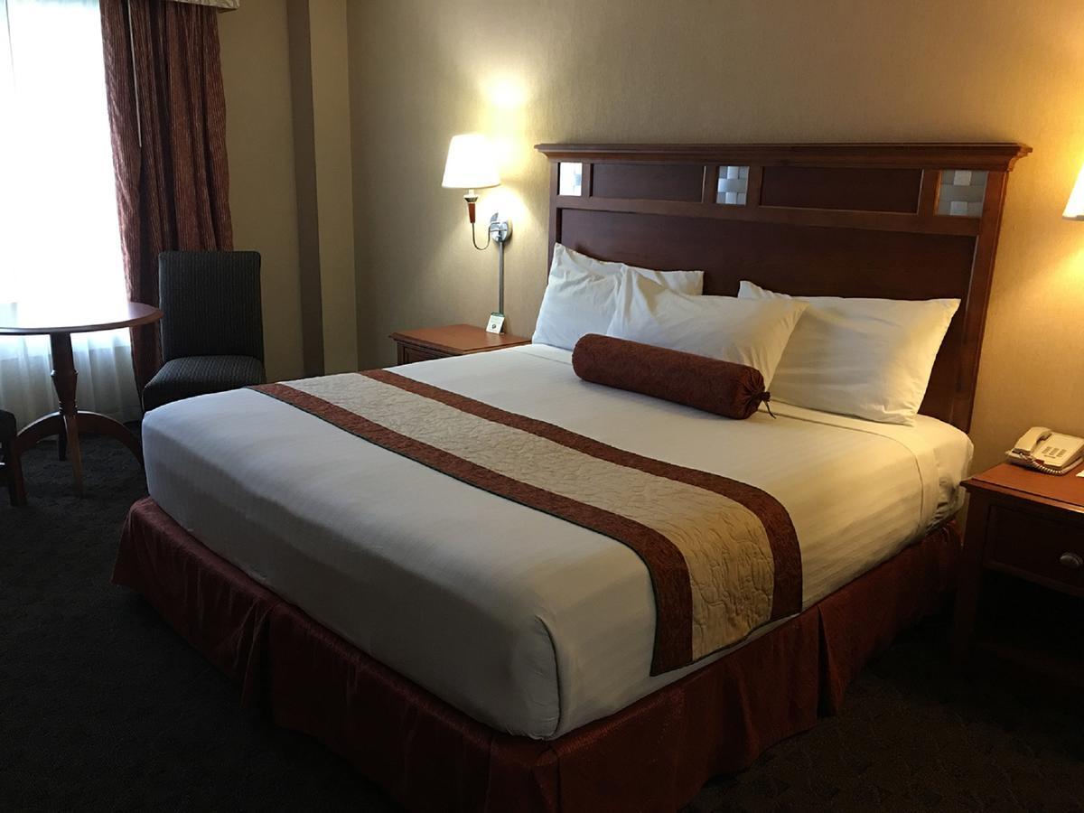 Midnight Rose & Mcgills Casinos Hotel Cripple Creek Room photo